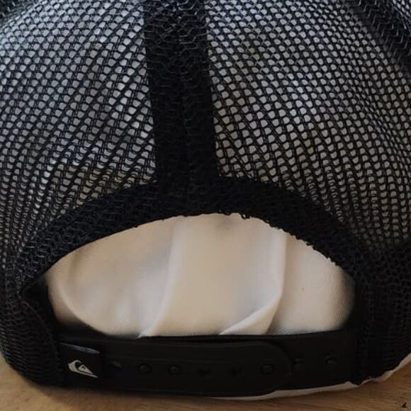 Quiksilver EST 1969 Trucker Hat Beige Black Mesh Snapback Cap OSFM Vietnam - Picture 2 of 3